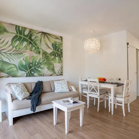 In Cristianos By The * לוס כריסטיאנוס